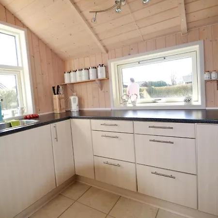 Three-bedroom Holiday In Hadsund * Øster Hurup
